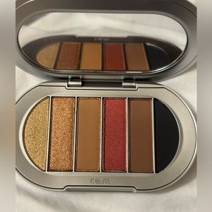 Rem Beauty Midnight Shadow Palette